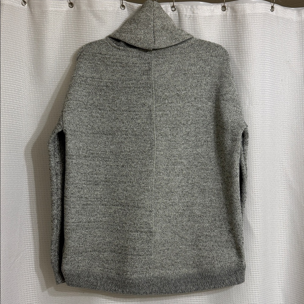 EUC Abercrombie & Fitch 3/4 length sleeve, hi-lo mid to heavy weight  sweater. L - Picture 3 of 7